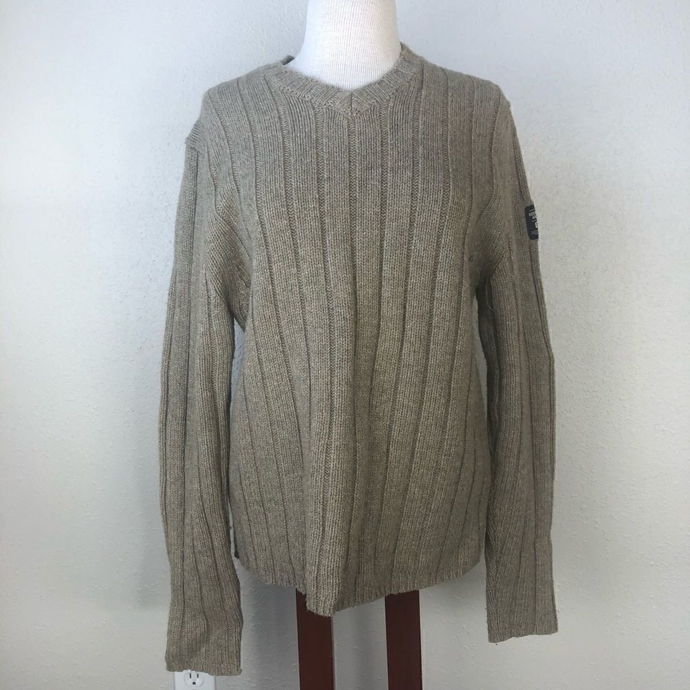 Abercrombie & Fitch Men’s Wool Blend VNeck Sweater